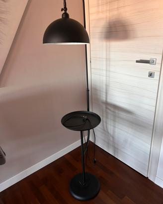 Piantana con tavolino
