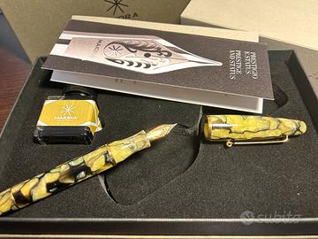 Stilografica Maiora in Celluloide