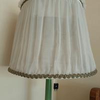 Lampada da terra in legno laccato