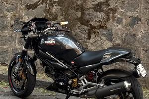 Ducati Monster 900