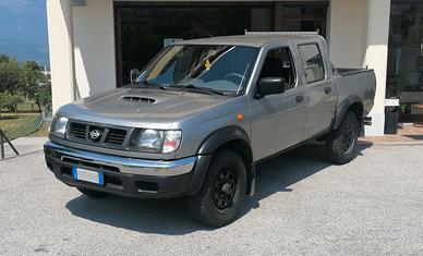 Nissan Navara 2.5 d22