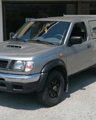 Nissan Navara 2.5 d22