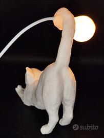 Lampada Gatto che si stira