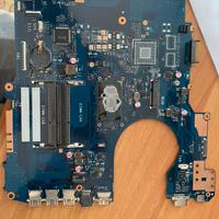 Scheda madre ASUS P552LA