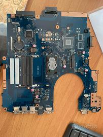 Scheda madre ASUS P552LA