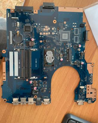 Scheda madre ASUS P552LA