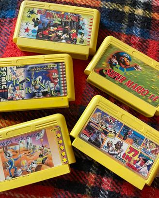 Cinque cartucce vintage Nintendo Famicom