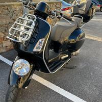 Piaggio Vespa 300 GTS - 2011