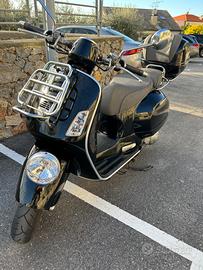 Piaggio Vespa 300 GTS - 2011