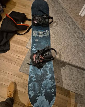 Tavola snowboard antigravity gnu + attacchi union 