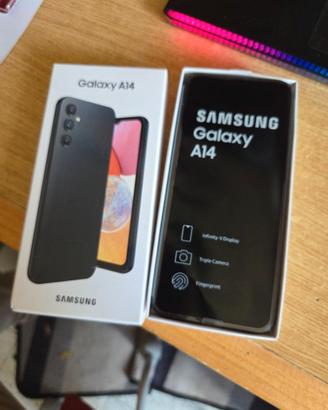Samsung Galaxy A14 completo di confezione