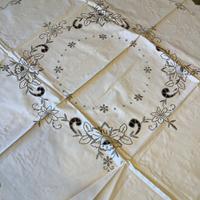 Tovaglia da tè’ vintage ricamata