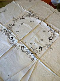 Tovaglia da tè’ vintage ricamata