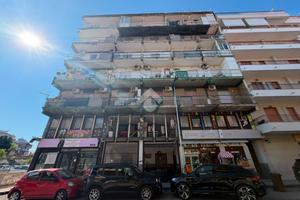 3 LOCALI A GRUMO NEVANO