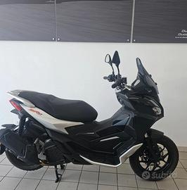 Aprilia SR GT 200 2024