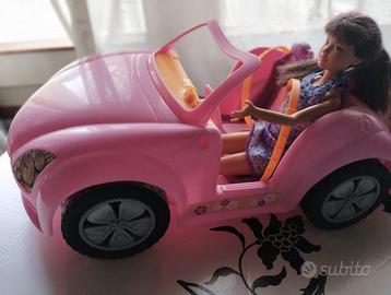 Auto con Barbie