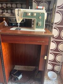Macchina da cucire con mobile