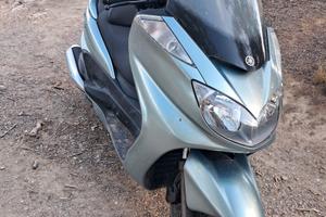 Scooter yamaha 400