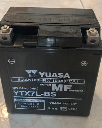 Batteria Yuasa 12v 6,3 ah Piaggio Liberty 50
