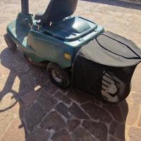 Trattorino taglia erba