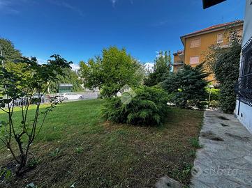 4 LOCALI A ALBANO SANT'ALESSANDRO