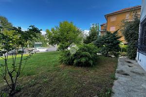 4 LOCALI A ALBANO SANT'ALESSANDRO