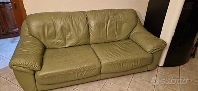 divano letto pelle verde oliva