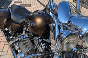 Moto Harley Davidson Road king