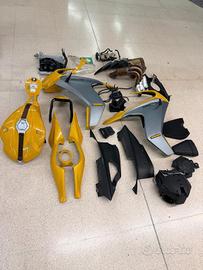 Vari pezzi Mv Agusta Superveloce 800