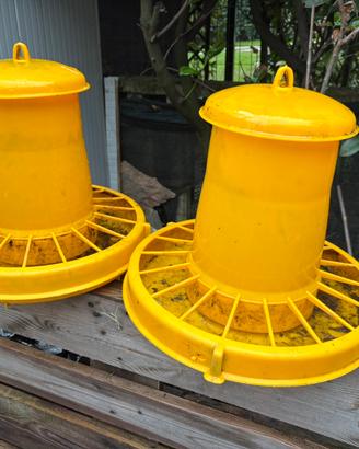 2 mangiatoie grandi per galline 9 kg