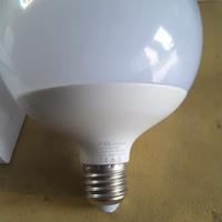 Lampadina globo E27 24w