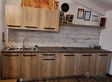 Cucina nuova effetto legno stile industriale