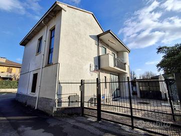 2 LOCALI A CARATE BRIANZA