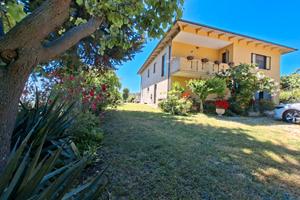 Casa di Campagna con terreno