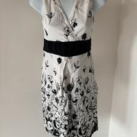 Abito femminile estivo smanicavo con scollo a V 42