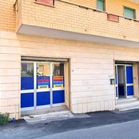 2 Vetrine a Guidonia Montecelio