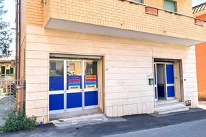 2 Vetrine a Guidonia Montecelio