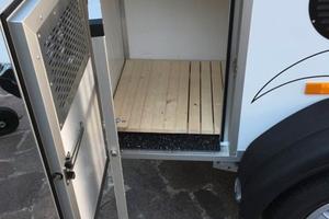 Rimorchio per trasporto cani