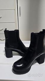 Stivaletti Prada Monolith in pelle nera, tg. 36.5