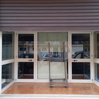 Locale commerciale magazzino laboratorio