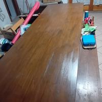 Tavolo in legno massello