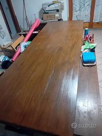 Tavolo in legno massello