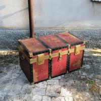 Baule vintage in metallo e legno. Anni 60