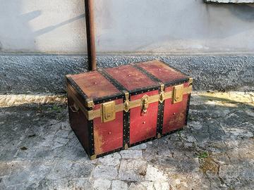 Baule vintage in metallo e legno. Anni 60