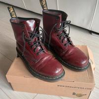 Dr Martens 1460-Anfibi Vintage in pelle Cherry Red