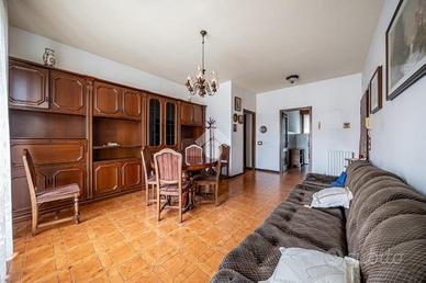 5 LOCALI A REGGIO NELL'EMILIA