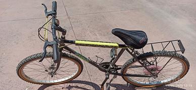 BICI MOUNTAIN BIKE RUOTE DA 26"