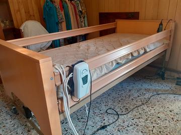 Letto attrezzato elettrico anziani degenza