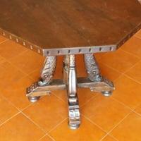 Tavolo ottagonale in noce nazionale