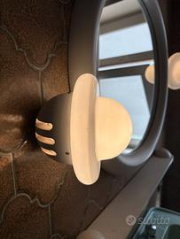 Coppia di applique e accessori bagno coordinati